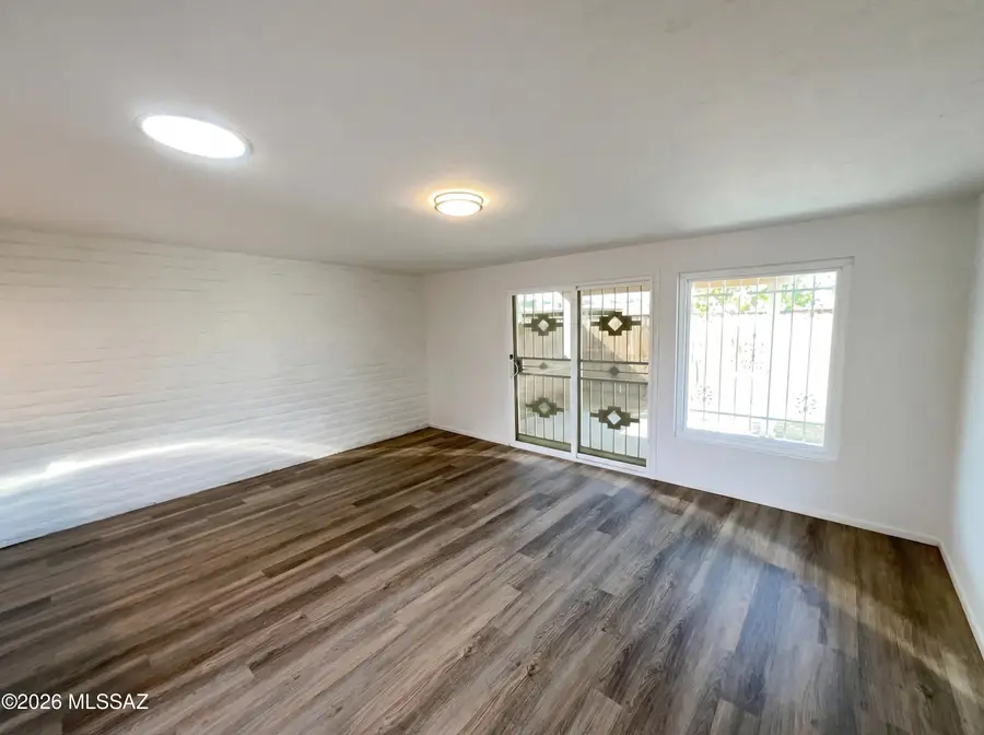 7802 E Kenyon, Tucson, AZ 85710 - Image #3