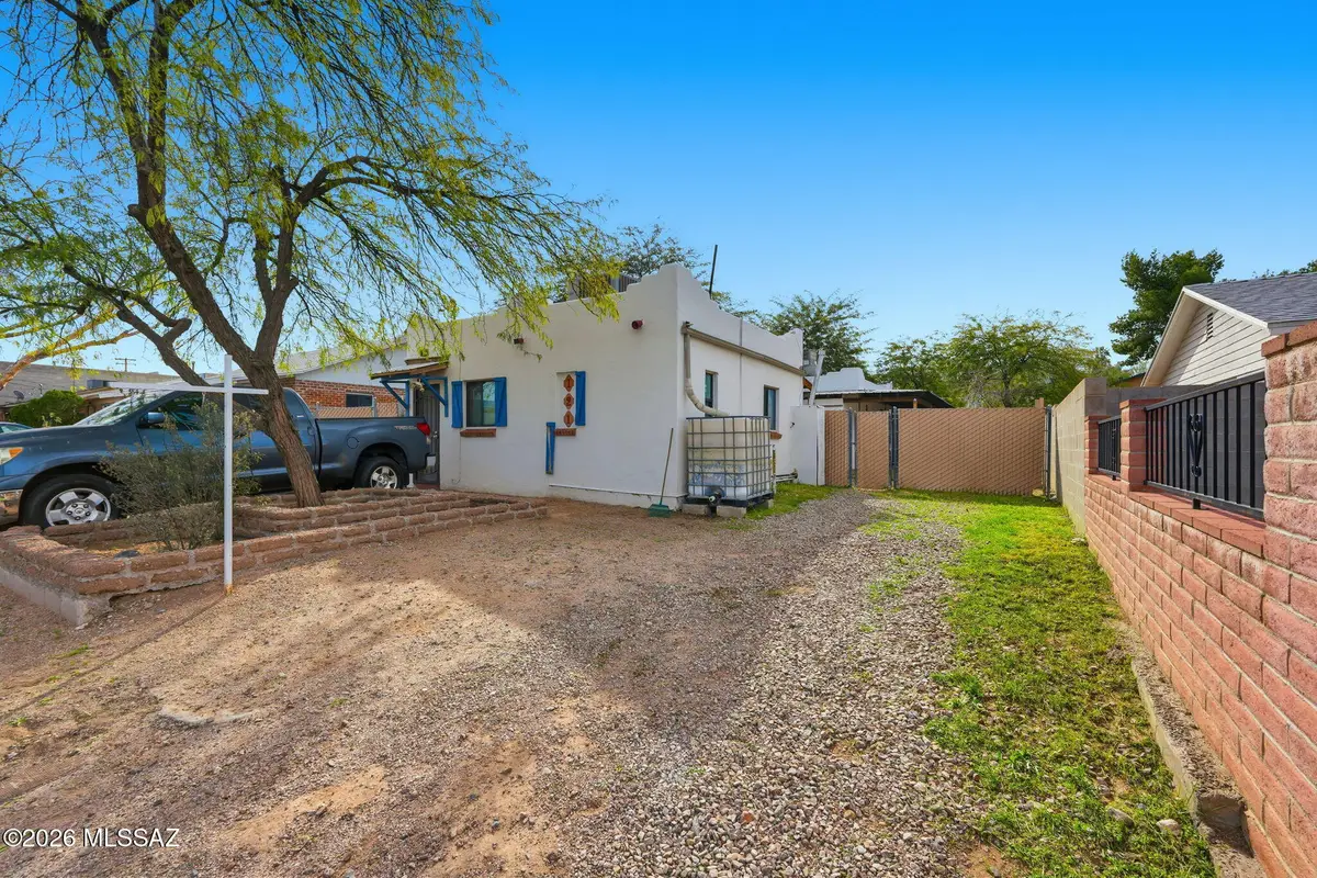 121 W Birdman, Tucson, AZ 85705 - Image #1