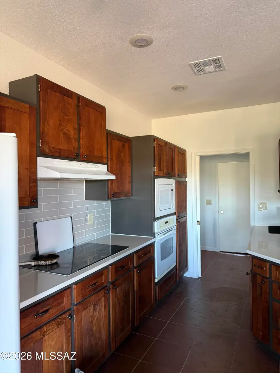 1201 E Camino Diestro, Tucson, AZ 85704 - Image #3