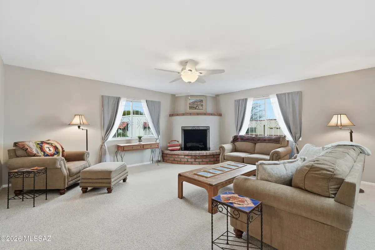 919 W Camino Guarina, Green Valley, AZ 85614 - #1