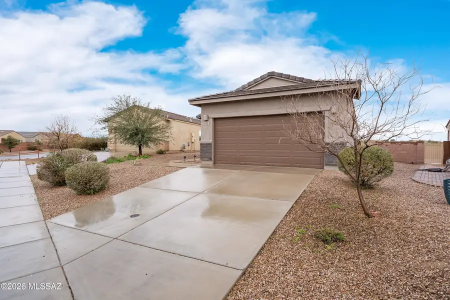 812 E Catwalk, Sahuarita, AZ 85629 - Image #2