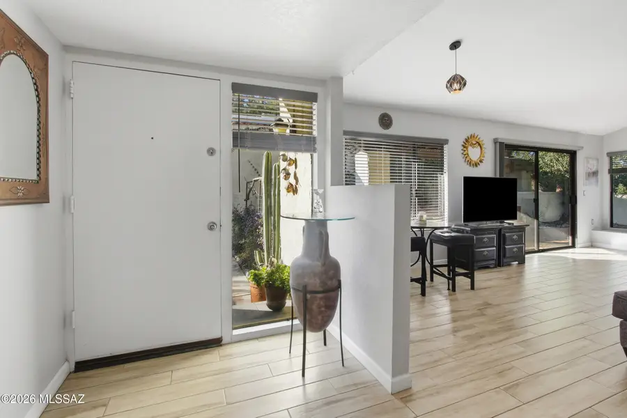 7105 E Chorro Ci, Tucson, AZ 85715 - Image #2