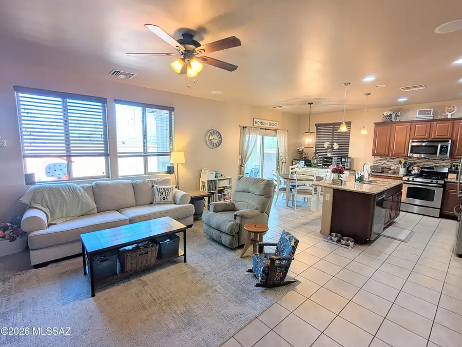 724 W Calle Capotasto, Sahuarita, AZ 85629 - #2
