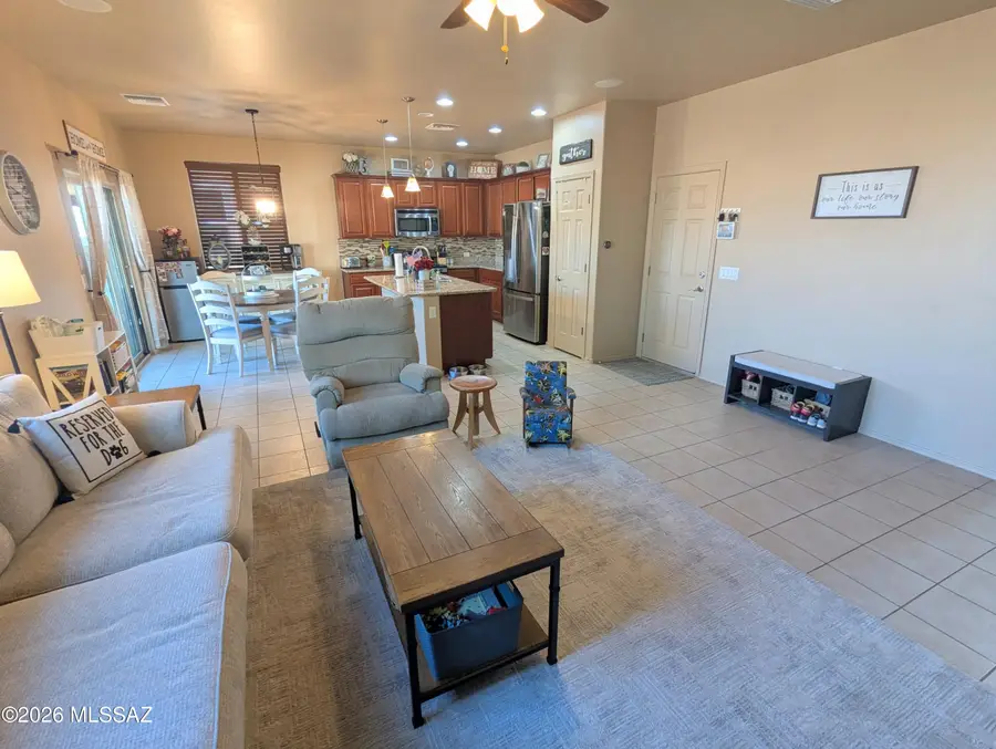 724 W Calle Capotasto, Sahuarita, AZ 85629 - #3