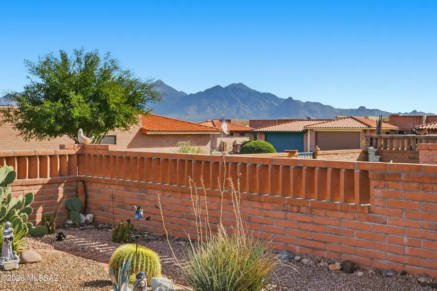 3863 S Calle Del Escudo, Green Valley, AZ 85622 - Image #2