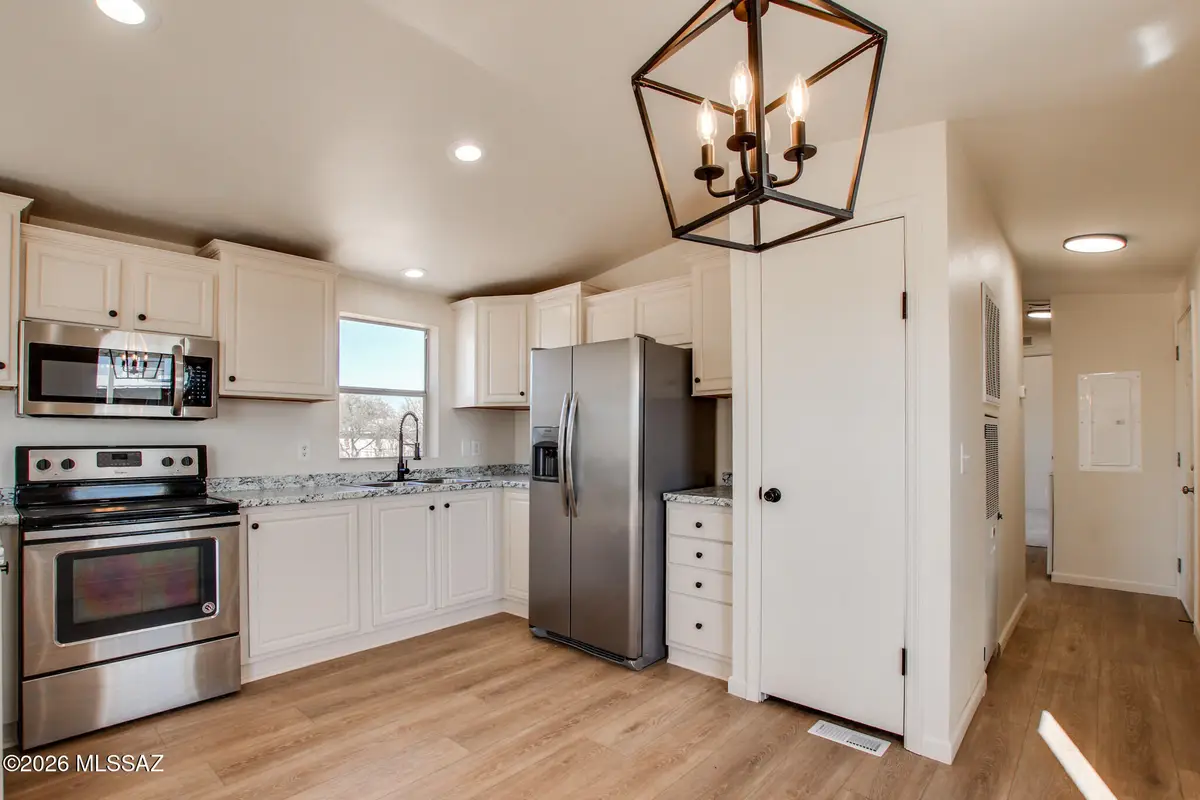 633 N Warren, Benson, AZ 85602 - #1