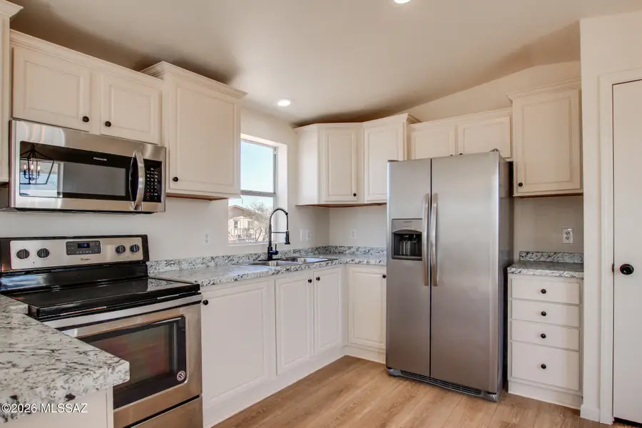 633 N Warren, Benson, AZ 85602 - #3