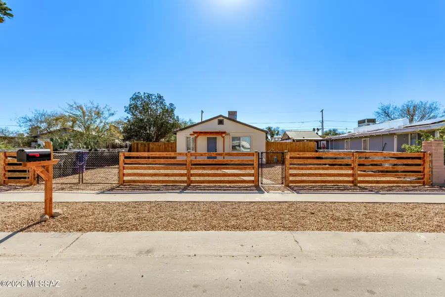 1132 E 27th, Tucson, AZ 85713 - Image #2