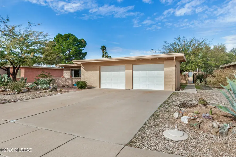 392 W Rio Altar, Green Valley, AZ 85614 - #2
