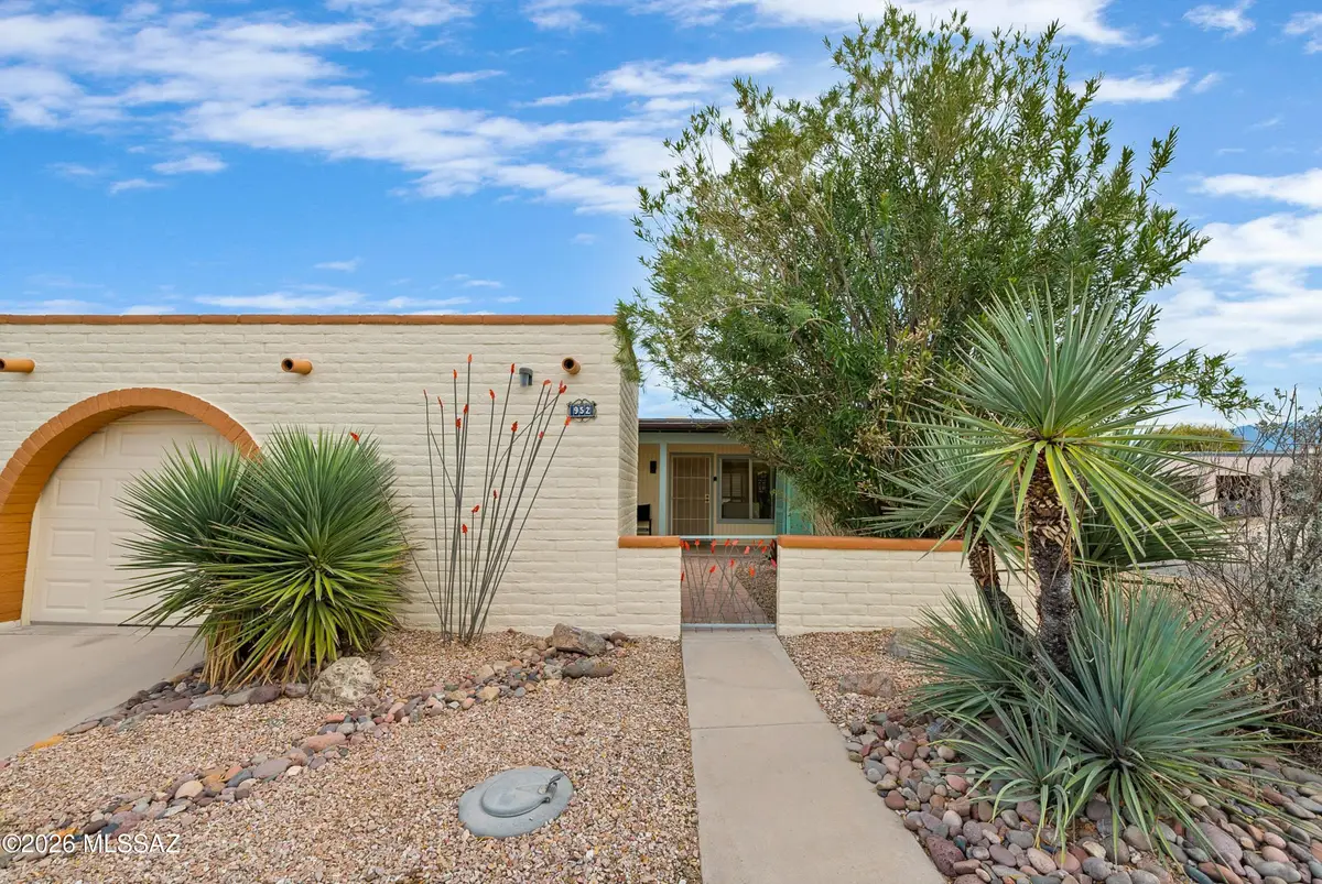 952 W Camino Asturias, Green Valley, AZ 85622 - #1