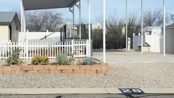 1030 S Barrel Cactus, Benson, AZ 85602