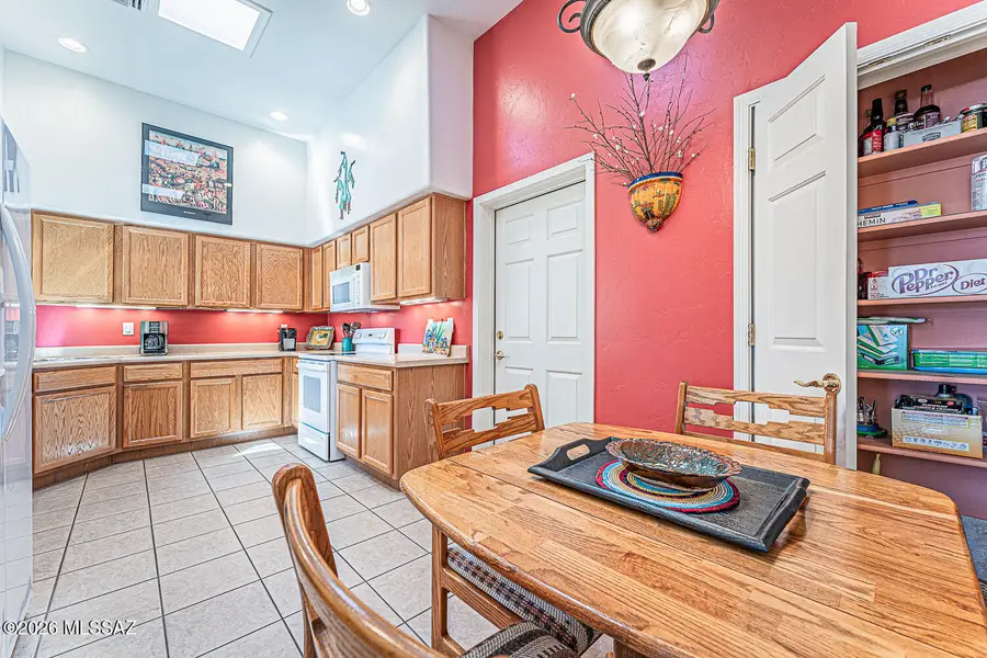 609 W Camino Del Bondadoso, Green Valley, AZ 85614 - #3