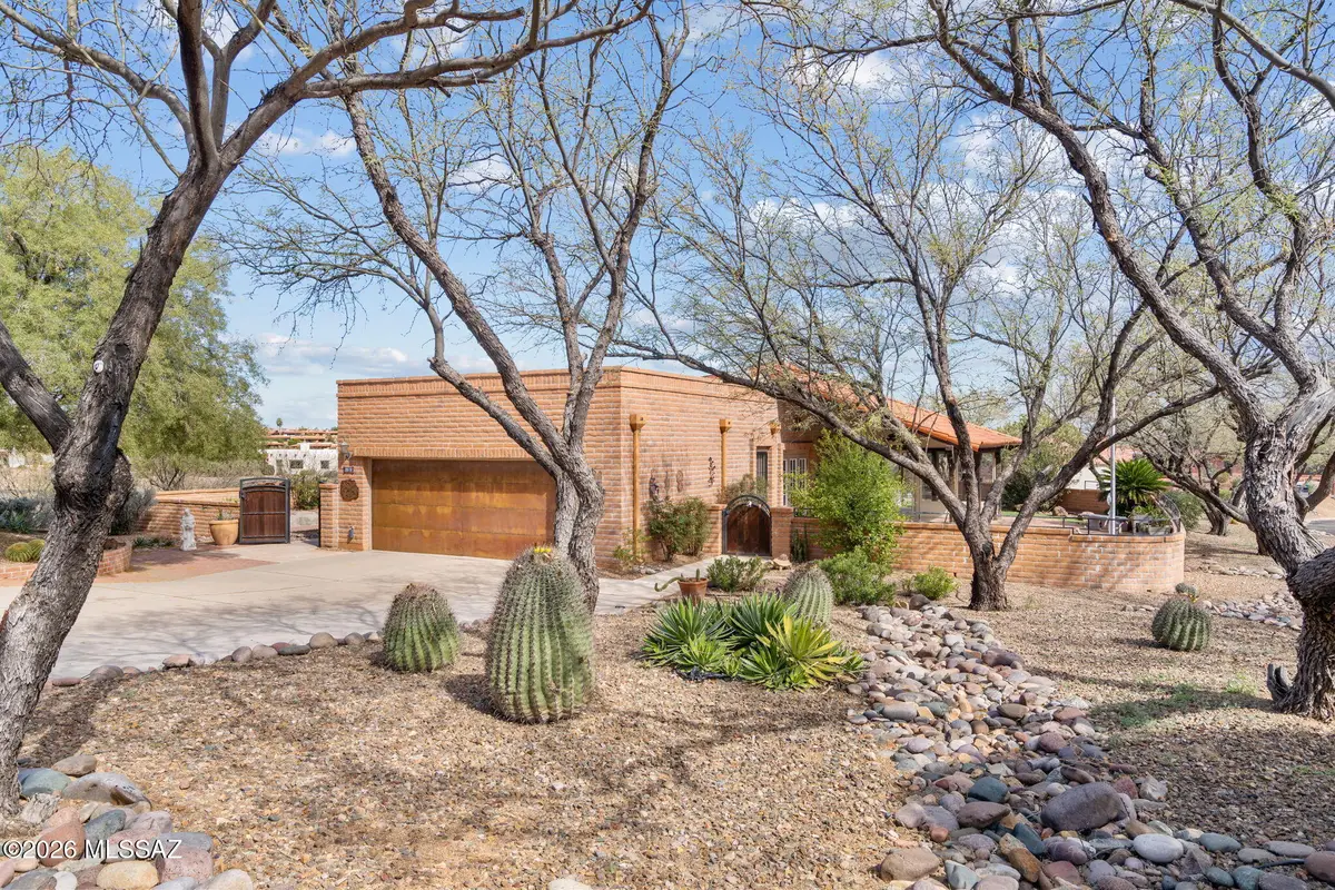 3910 S Via Del Ruisenor, Green Valley, AZ 85622 - #1