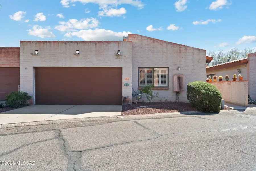 2000 E Campbell, Tucson, AZ 85718 - #2