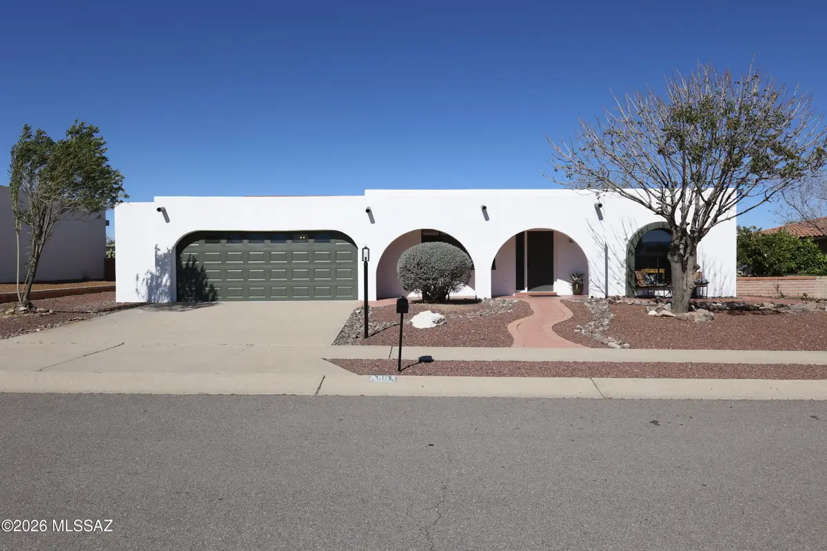 110 W Calle Melendrez, Green Valley, AZ 85614 - #1