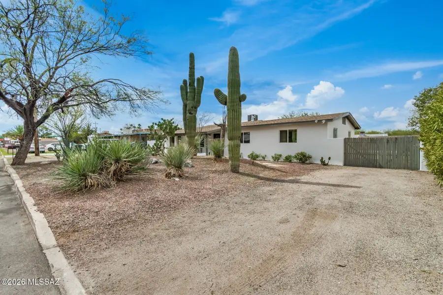 1801 N Cloverland, Tucson, AZ 85712 - #3
