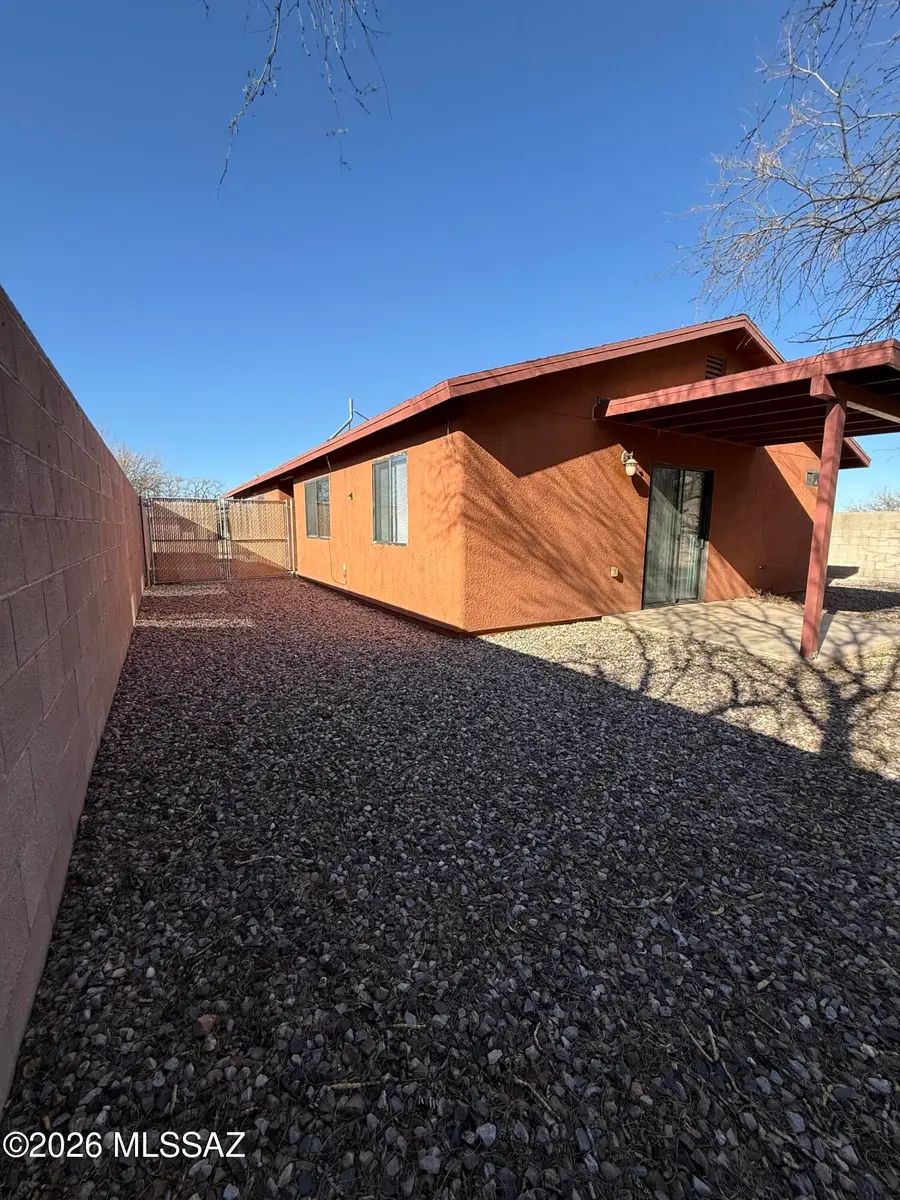 118 E Santa Cruz, Huachuca City, AZ 85616 - #2