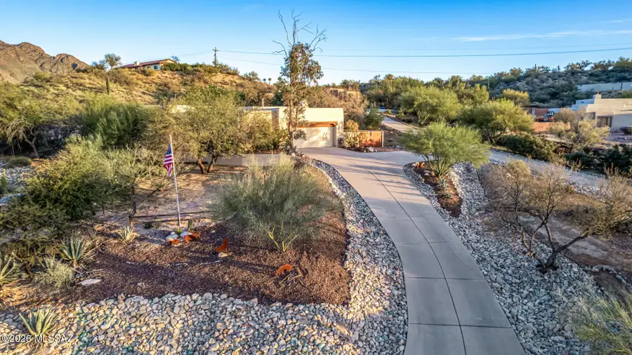 1041 W Saddlehorn, Oro Valley, AZ 85704 - #3