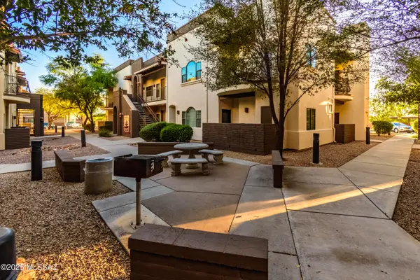 2018 E River, Tucson, AZ 85718