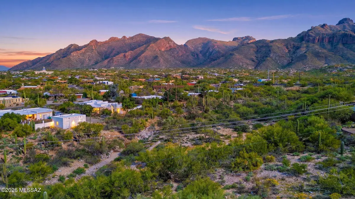 1705 E Chula Vista, Tucson, AZ 85718 - #1