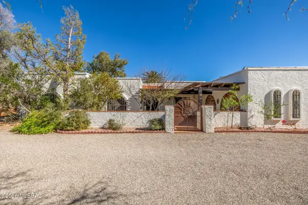 1041 W Mission Twin Buttes, Green Valley, AZ 85622