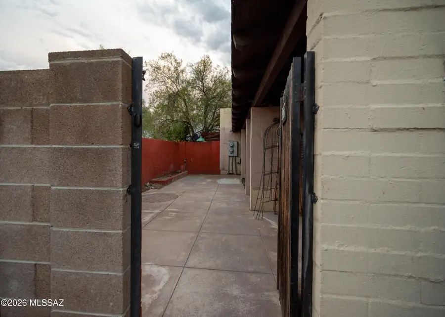 2866 N Beverly, Tucson, AZ 85712 - #3