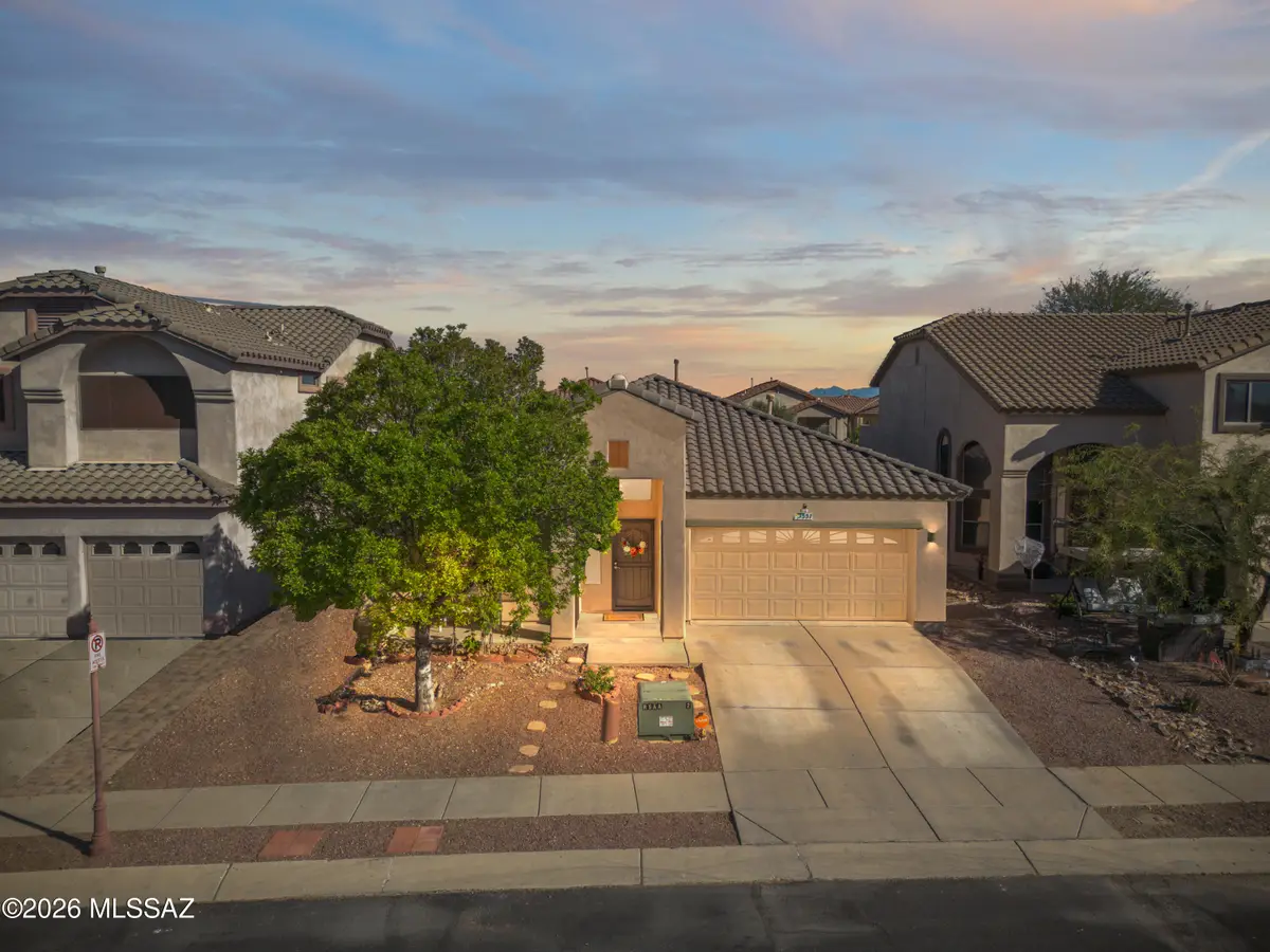551 E Camino Luna Azul, Sahuarita, AZ 85629 - #1