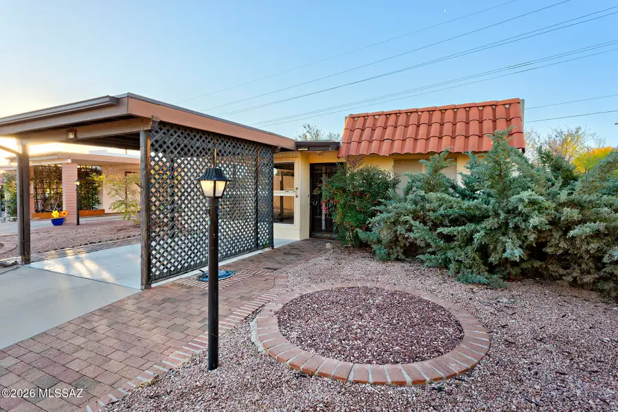 77 W Calle Del Lago, Green Valley, AZ 85614 - #2