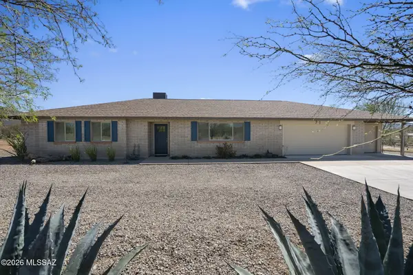 71 Avenida Pastor, Rio Rico, AZ 85648
