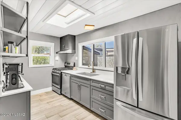 720 N Belvedere, Tucson, AZ 85711