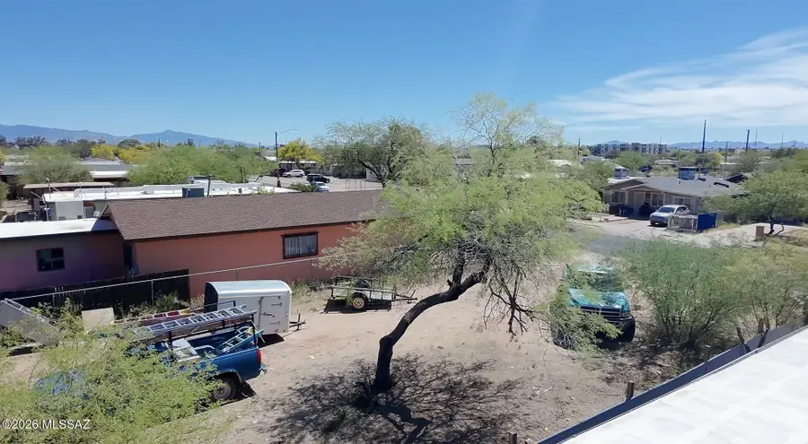 E 33rd, Tucson, AZ 85713 - #2
