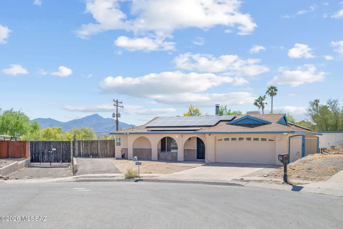 7327 N Iron Bell, Tucson, AZ 85741 - #1
