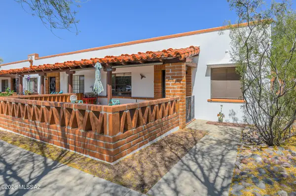 233 S Paseo Tierra, Green Valley, AZ 85614