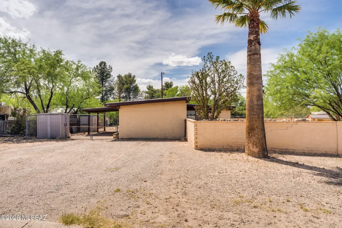 1901 N Calle Serena, Tucson, AZ 85712 - #1