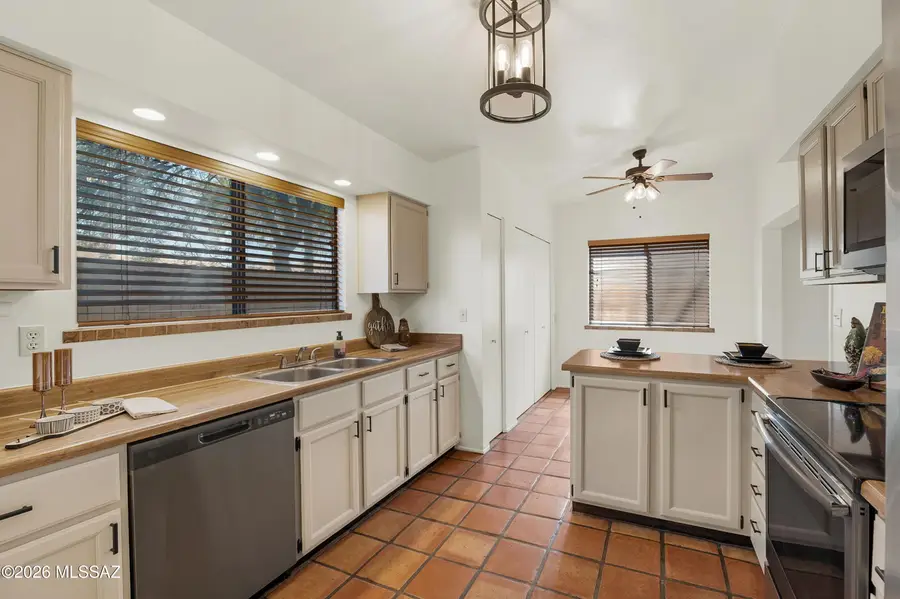 2366 W Drachman, Tucson, AZ 85745 - #2