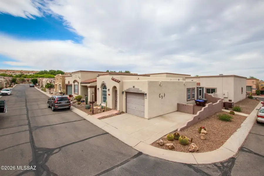 1126 W Caminito Mio, Sahuarita, AZ 85629 - #3