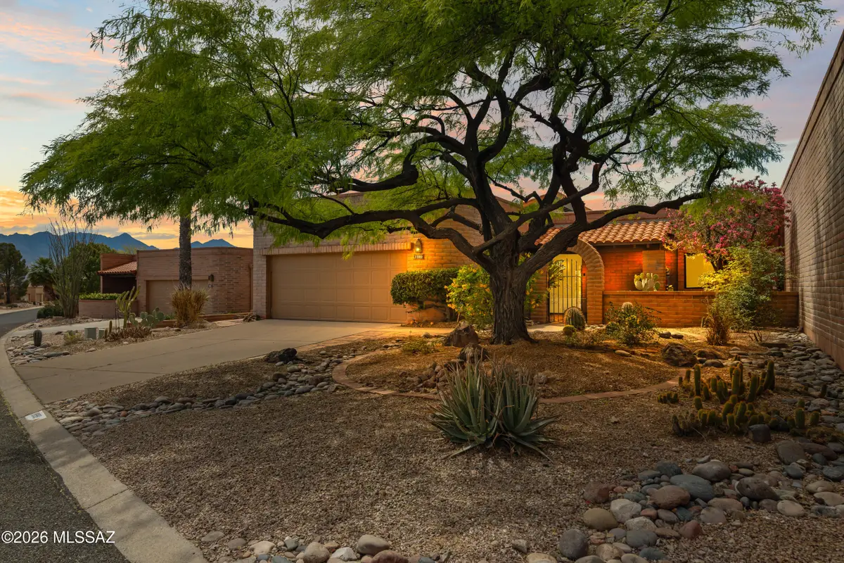 1899 Va De La Gloria, Green Valley, AZ 85622 - #1