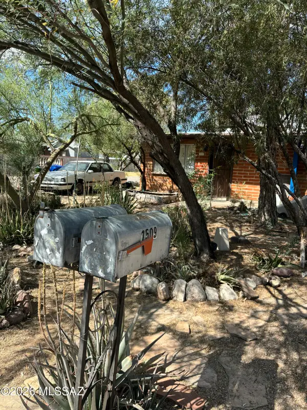 1501 N Benton, Tucson, AZ 85712