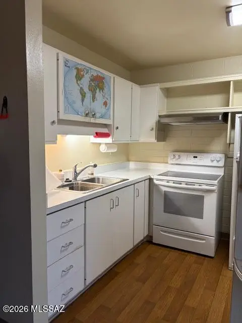 8060 E Broadway, Tucson, AZ 85710