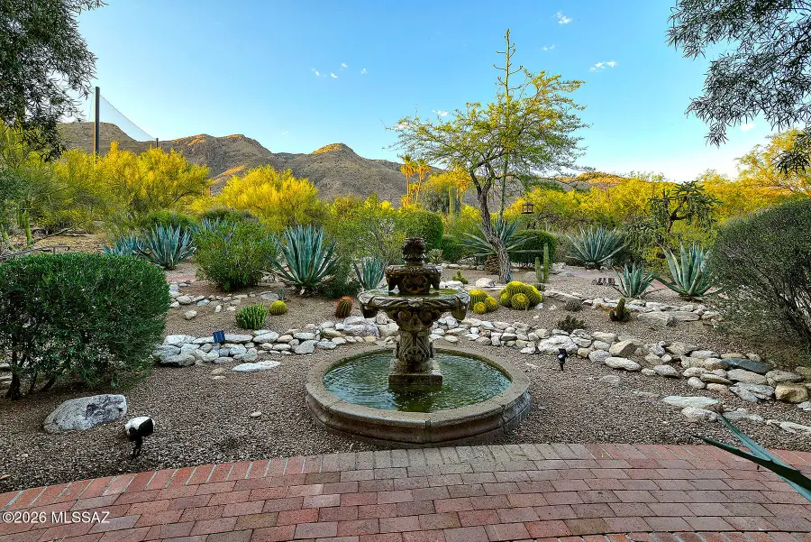 6631 N Los Leones, Tucson, AZ 85718 - #3