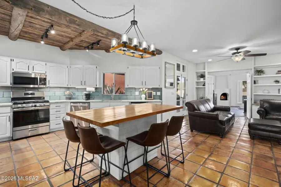 2500 N Buttercup, Tucson, AZ 85749 - #3