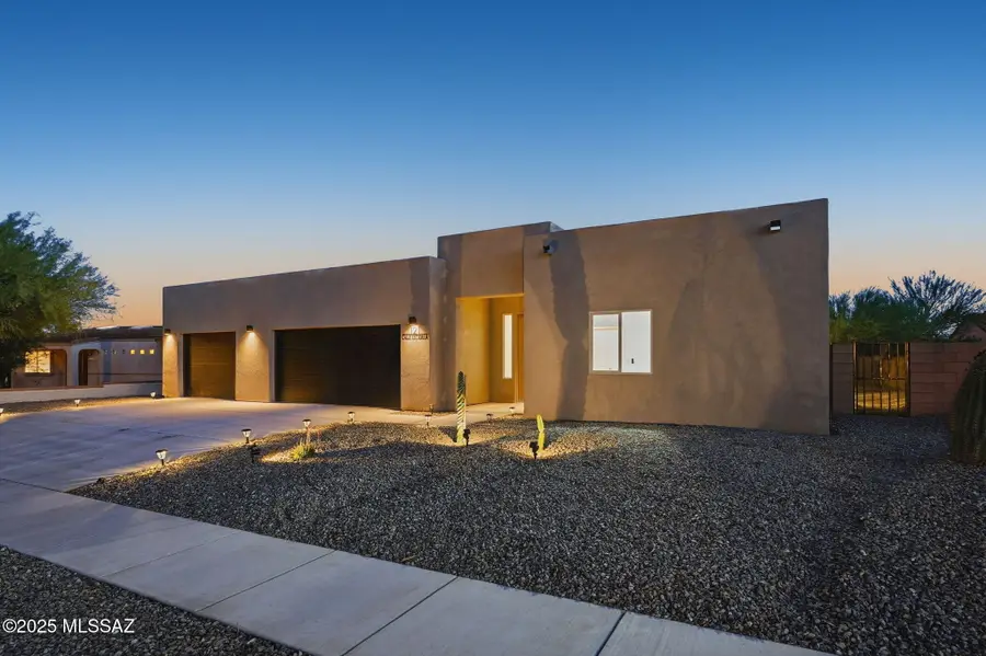 121 W Calle Escudilla, Green Valley, AZ 85614 - #2