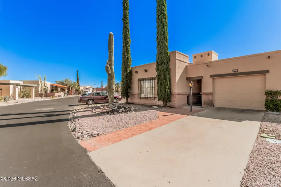 1409 W Calle Mendoza, Green Valley, AZ 85622 - #2