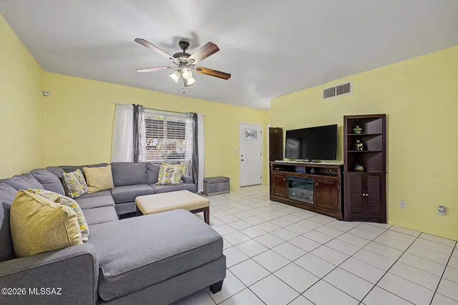 1665 W Calle Del Rey, Tucson, AZ 85713 - #2