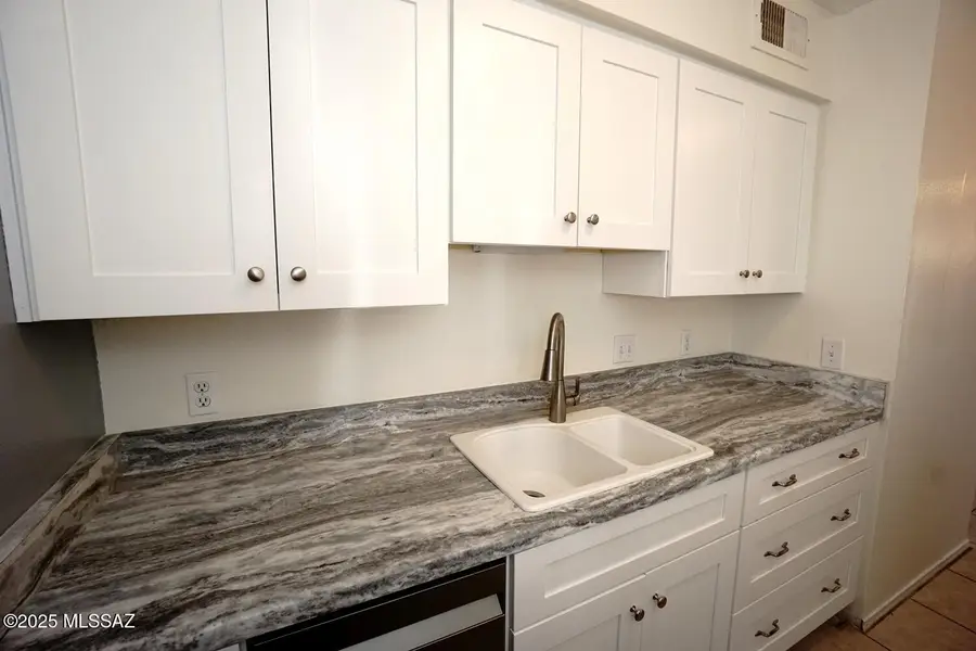 2601 W Broadway, Tucson, AZ 85745 - #2