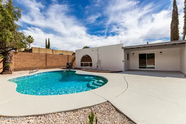 9035 E Berkshire, Tucson, AZ 85710