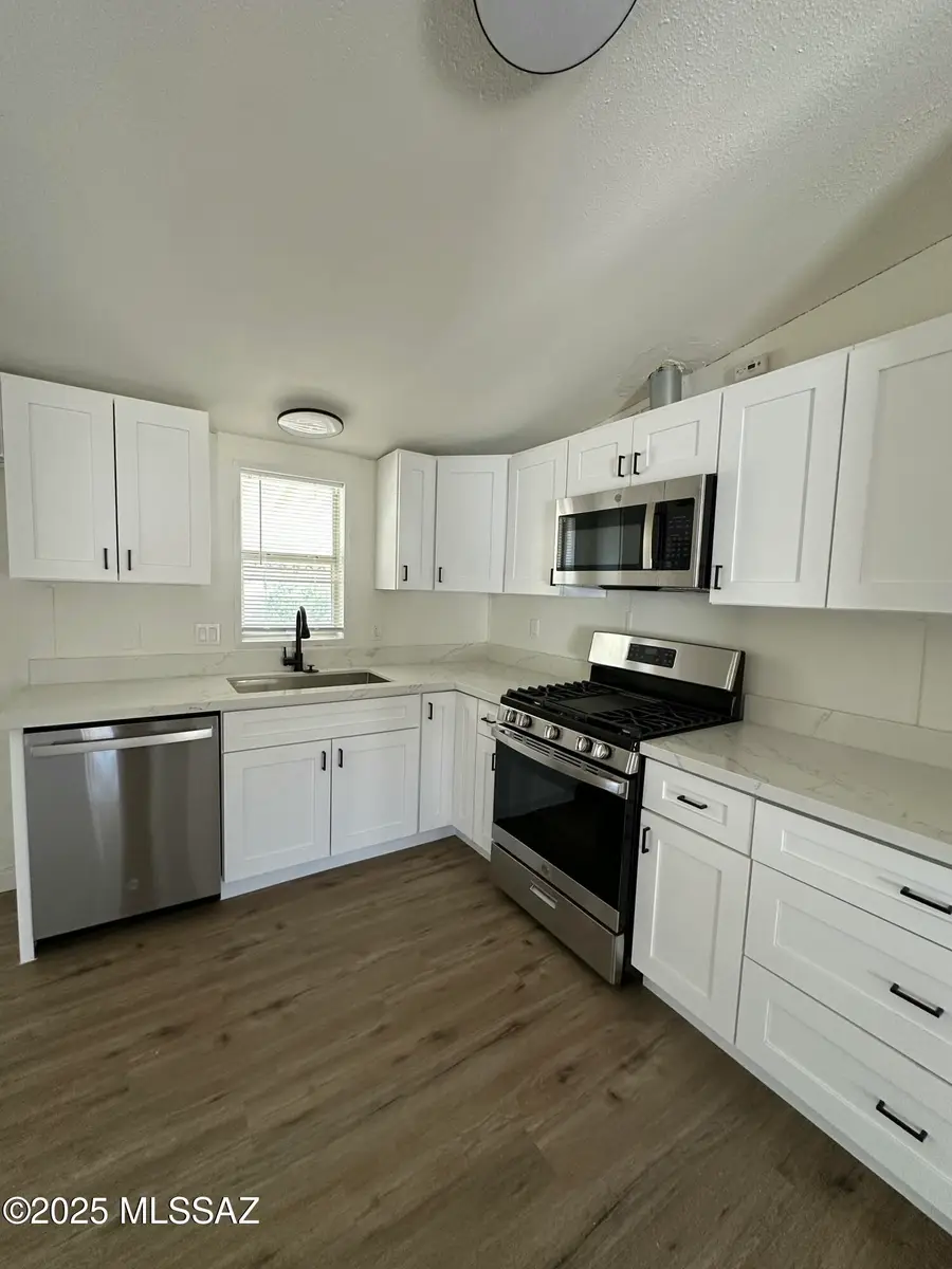 201 N Catalina, Mammoth, AZ 85618 - #3