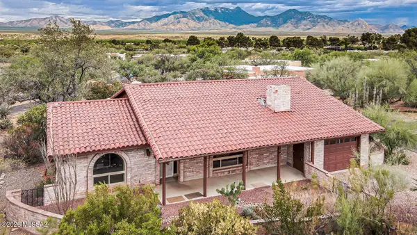 210 W Calle Maria Elena, Green Valley, AZ 85614