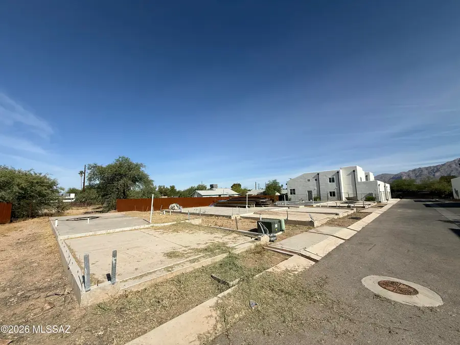 2837 N Edmond Dantes, Tucson, AZ 85716 - #3