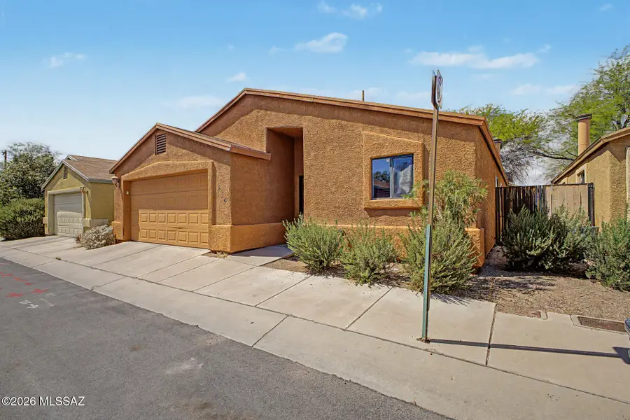 409 E Geronimo Bluff, Tucson, AZ 85705 - #3